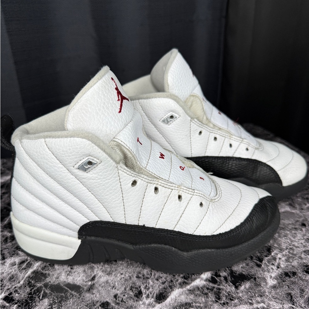 (Youth) Nike Air Jordan 12 Retro - Picture 5 of 6